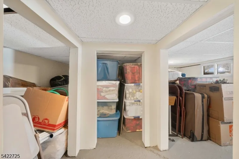 932 Beatrice Pkwy Edison, NJ 08820
