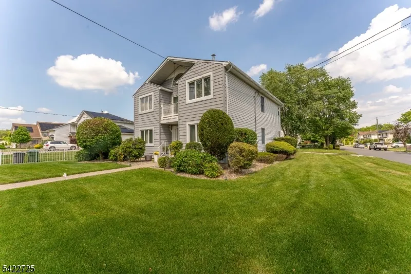 932 Beatrice Pkwy Edison, NJ 08820