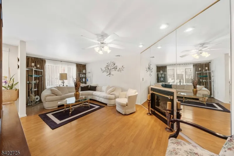 932 Beatrice Pkwy Edison, NJ 08820