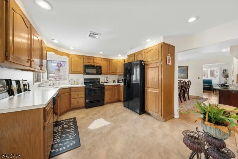 932 Beatrice Pkwy Edison, NJ 08820