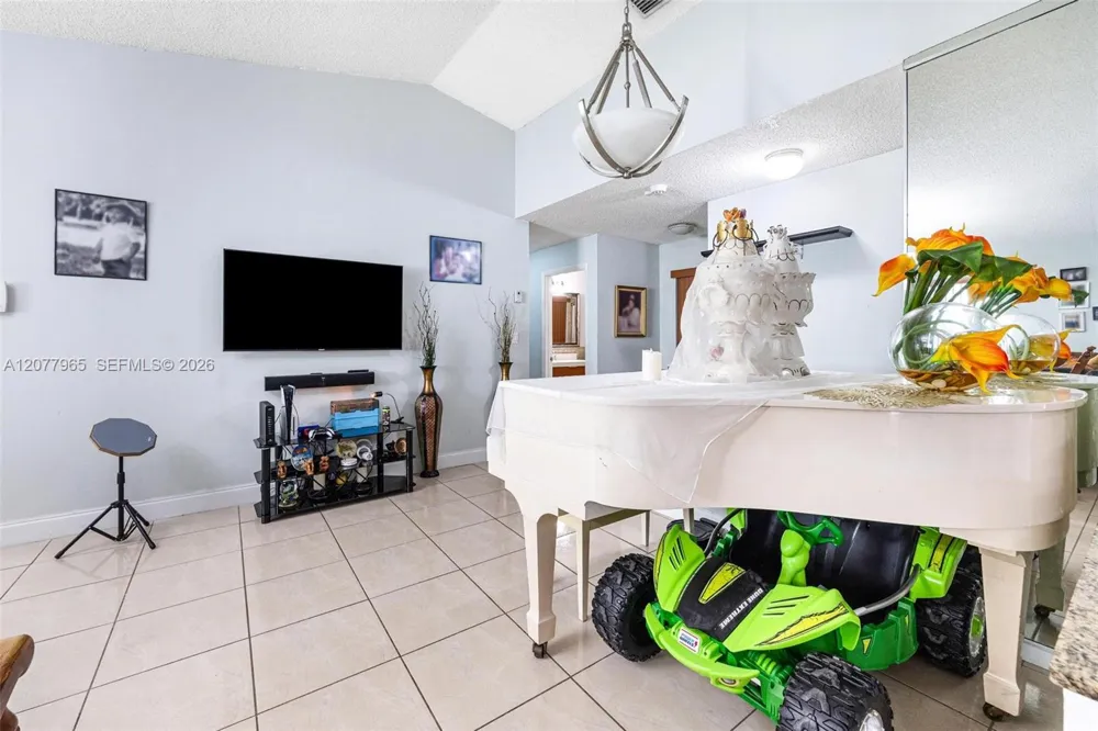 14217 SW 102nd St Miami, FL 33186