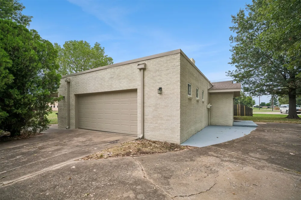 705 Main Street Wagoner, OK 74467