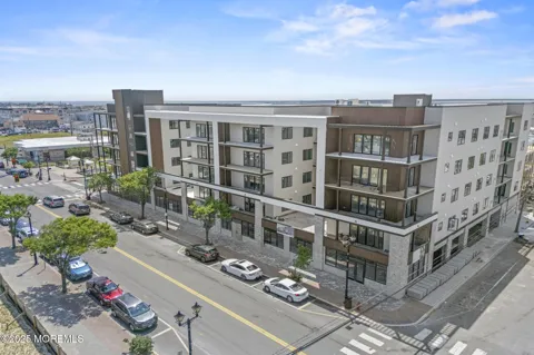 401 Boulevard #402