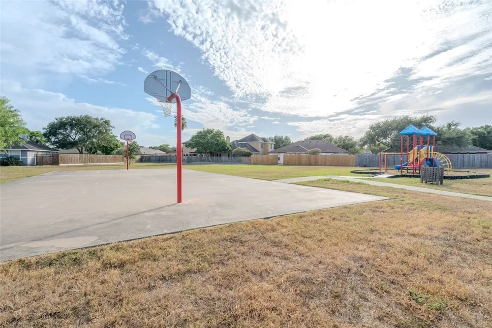 3110 Santa Cruz Drive Corpus Christi, TX 78414