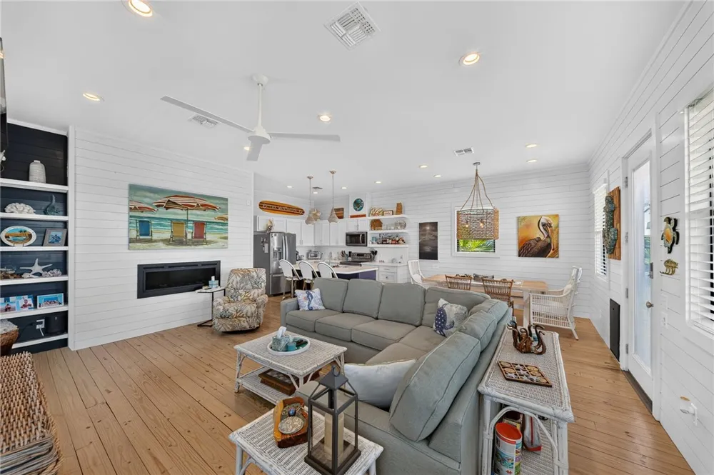 253 Port Lavaca Street Port Aransas, TX 78373