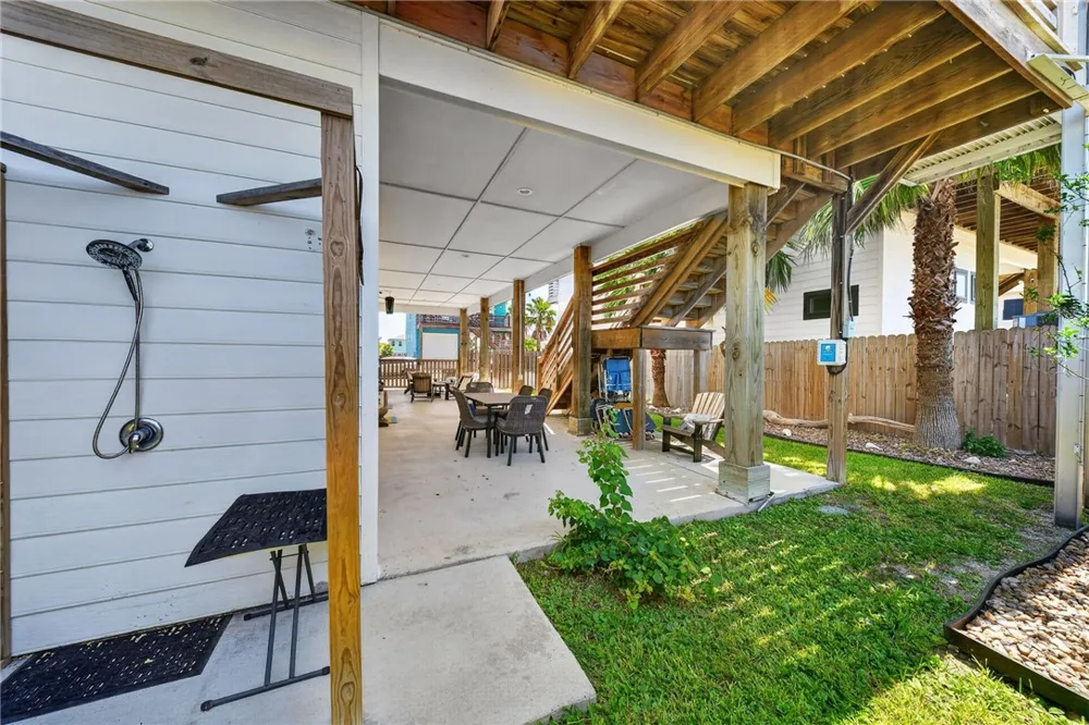 253 Port Lavaca Street Port Aransas, TX 78373