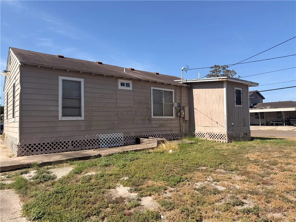 319 West Avenue D Robstown, TX 78380