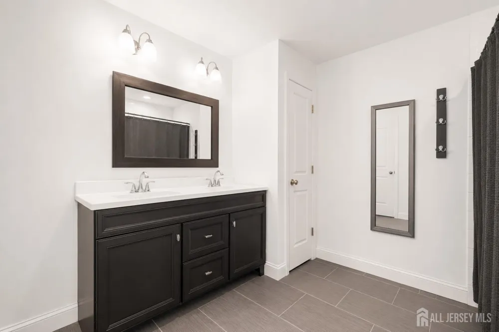 14 Luther Avenue Hopelawn, NJ 08861