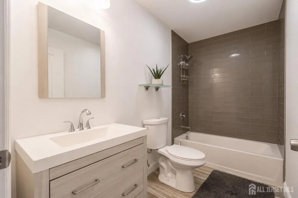 14 Luther Avenue Hopelawn, NJ 08861