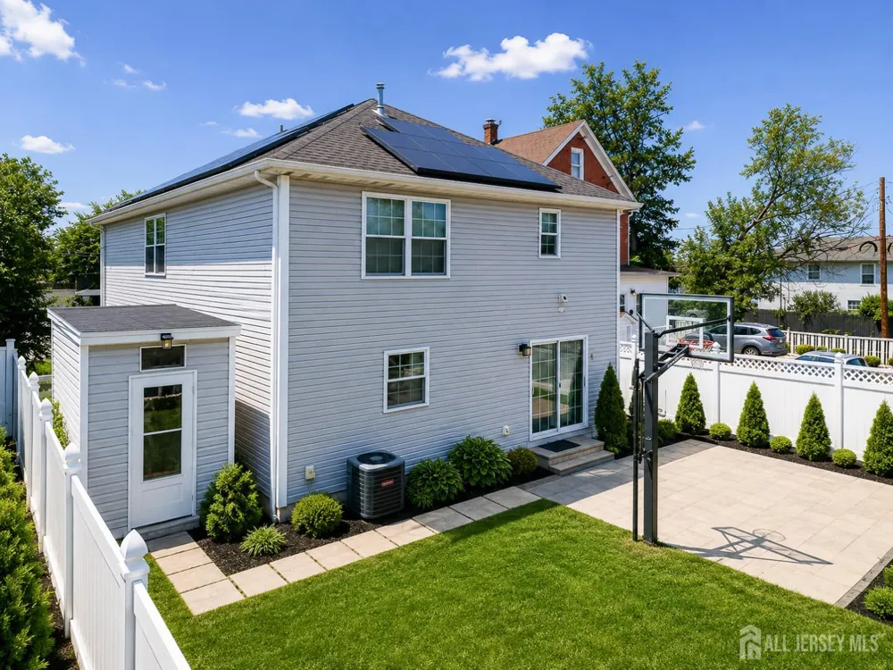 14 Luther Avenue Hopelawn, NJ 08861