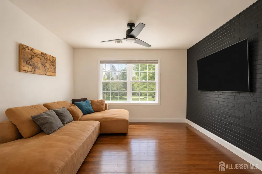 14 Luther Avenue Hopelawn, NJ 08861