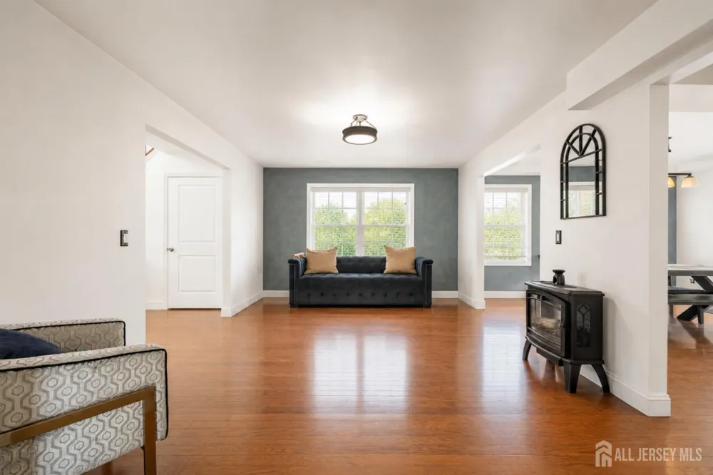 14 Luther Avenue Hopelawn, NJ 08861