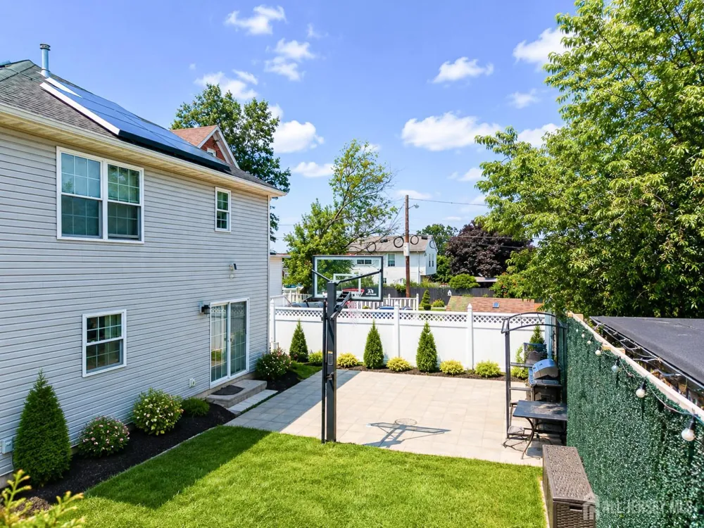 14 Luther Avenue Hopelawn, NJ 08861