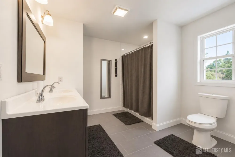 14 Luther Avenue Hopelawn, NJ 08861