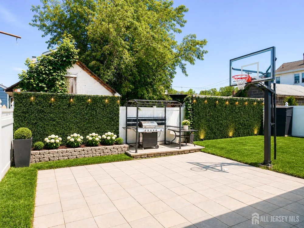 14 Luther Avenue Hopelawn, NJ 08861