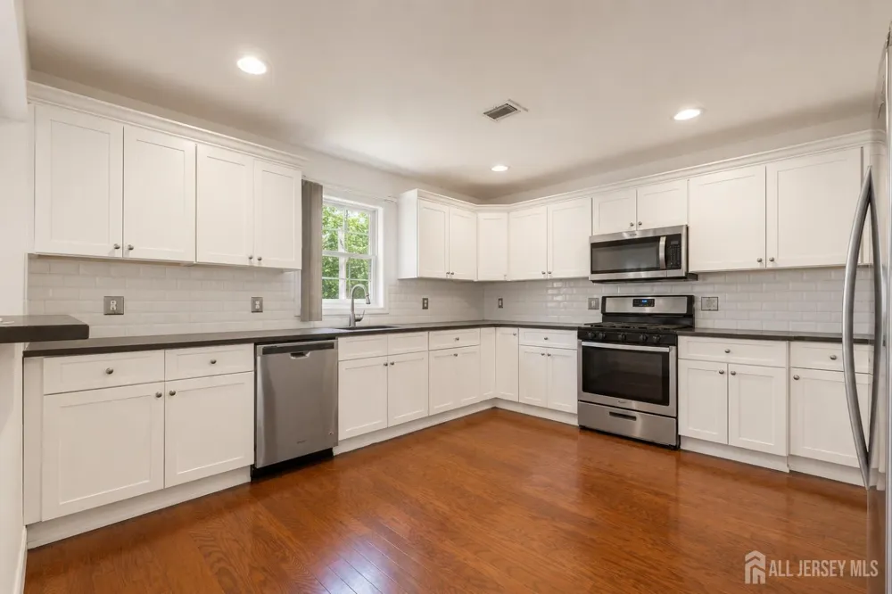 14 Luther Avenue Hopelawn, NJ 08861