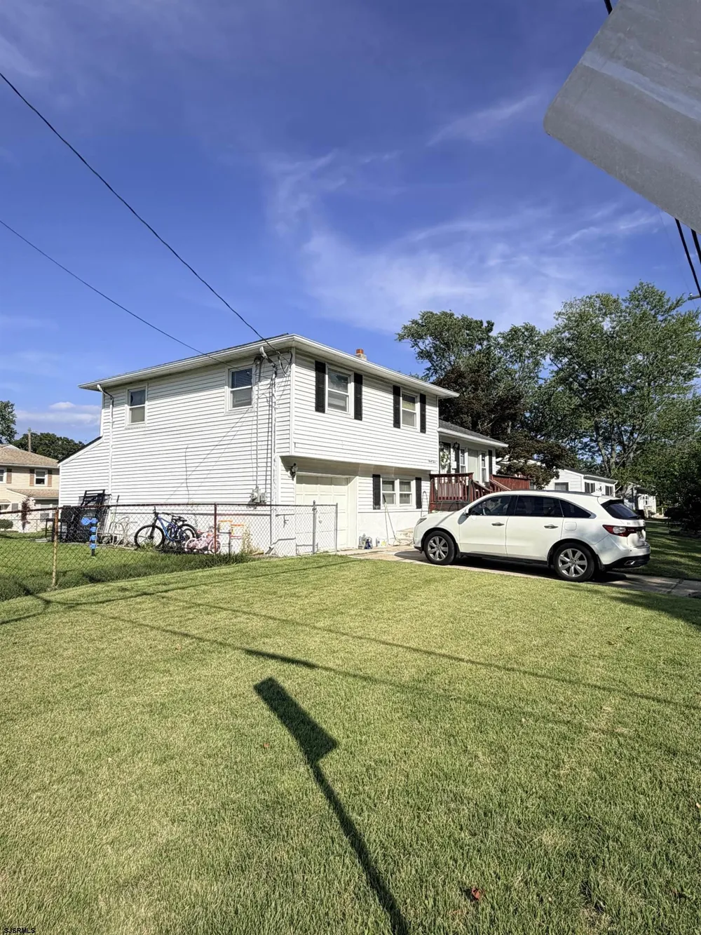 93 W Laurel Dr Somers Point, NJ 08244
