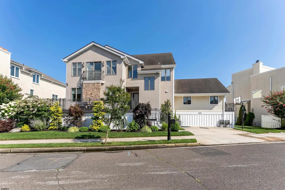 7600 Bayshore Dr Margate, NJ 08402
