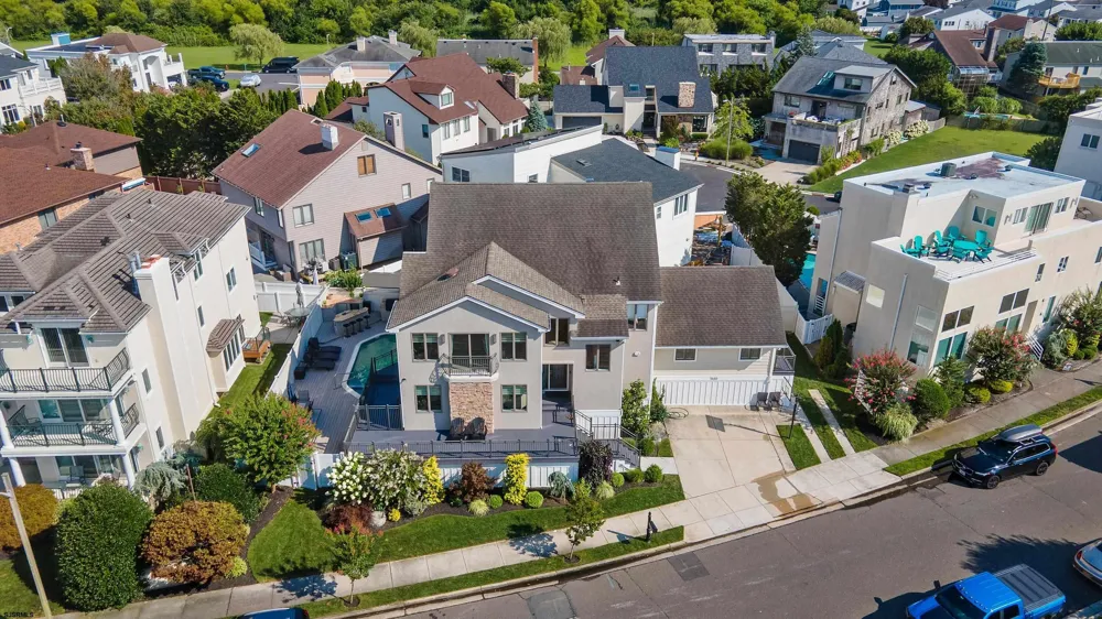 7600 Bayshore Dr Margate, NJ 08402