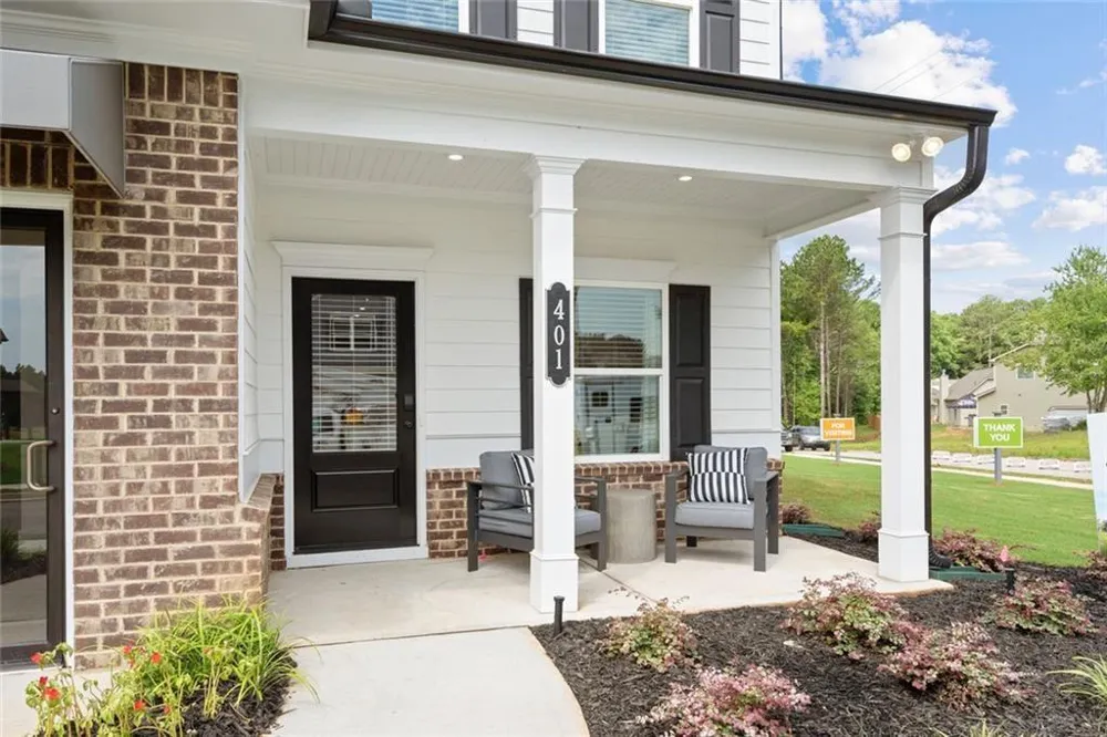 542 Grover Street Hoschton, GA 30548