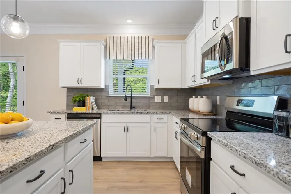 542 Grover Street Hoschton, GA 30548