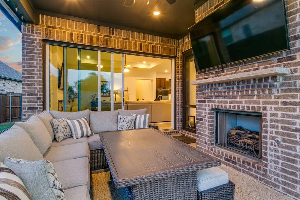 216 BIG SKY CIRCLE Northlake, TX 76226