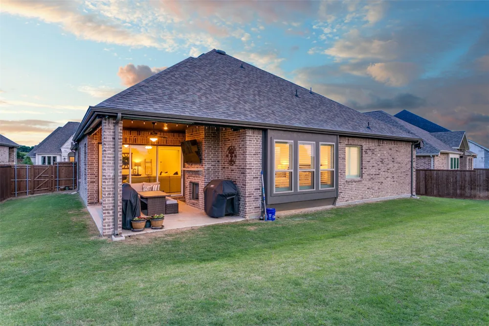 216 BIG SKY CIRCLE Northlake, TX 76226