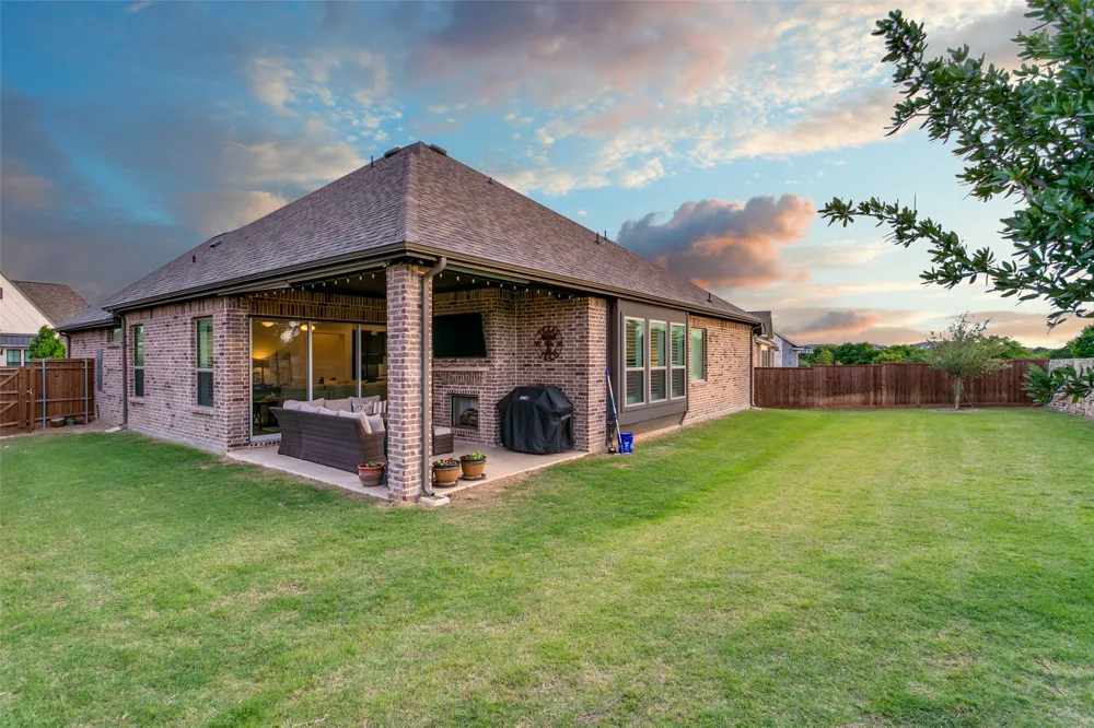 216 BIG SKY CIRCLE Northlake, TX 76226