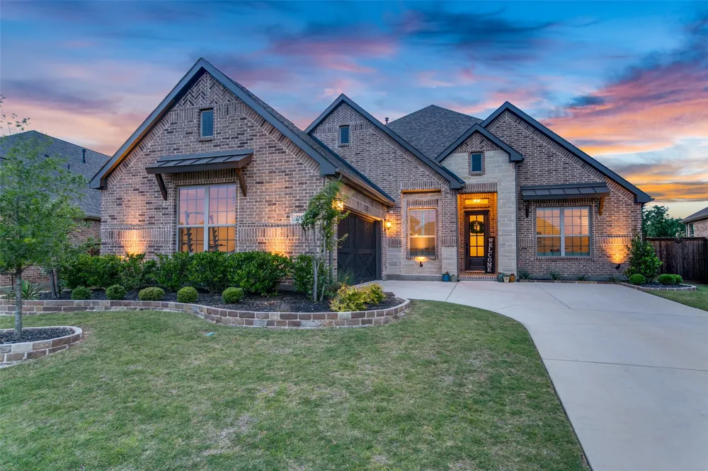 216 BIG SKY CIRCLE Northlake, TX 76226