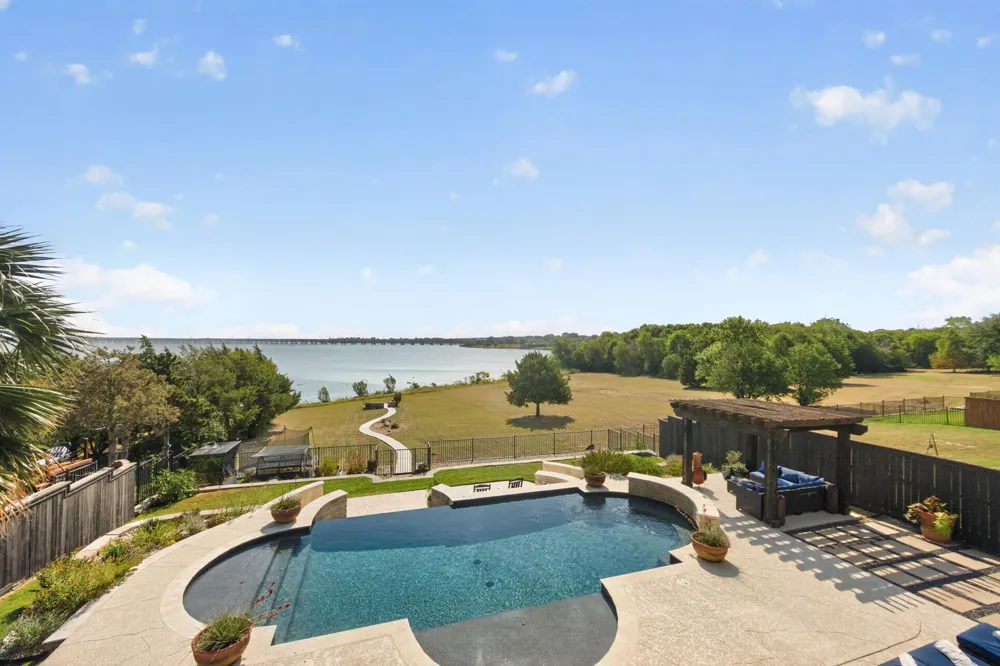 4016 Stone Haven Drive Garland, TX 75043