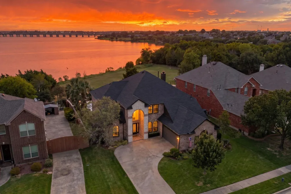 4016 Stone Haven Drive Garland, TX 75043