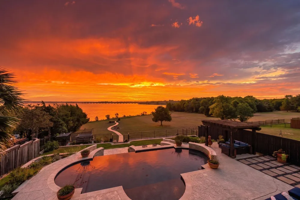 4016 Stone Haven Drive Garland, TX 75043