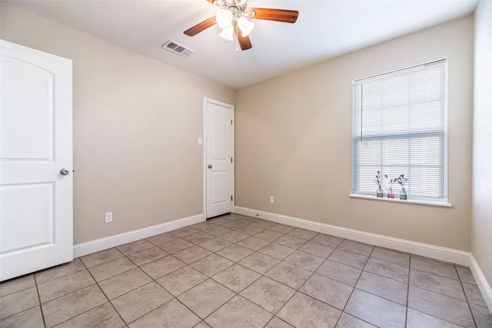 7323 S Colonial Drive Forest Hill, TX 76140