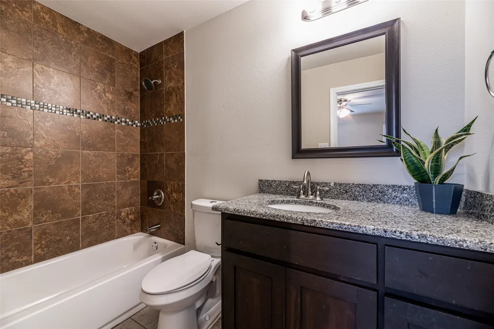 7323 S Colonial Drive Forest Hill, TX 76140