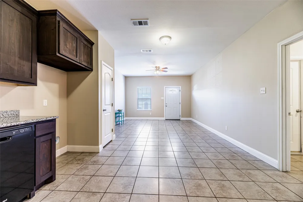 7323 S Colonial Drive Forest Hill, TX 76140