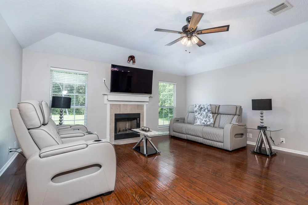 198 Oak Hollow Boulevard Magnolia, TX 77355