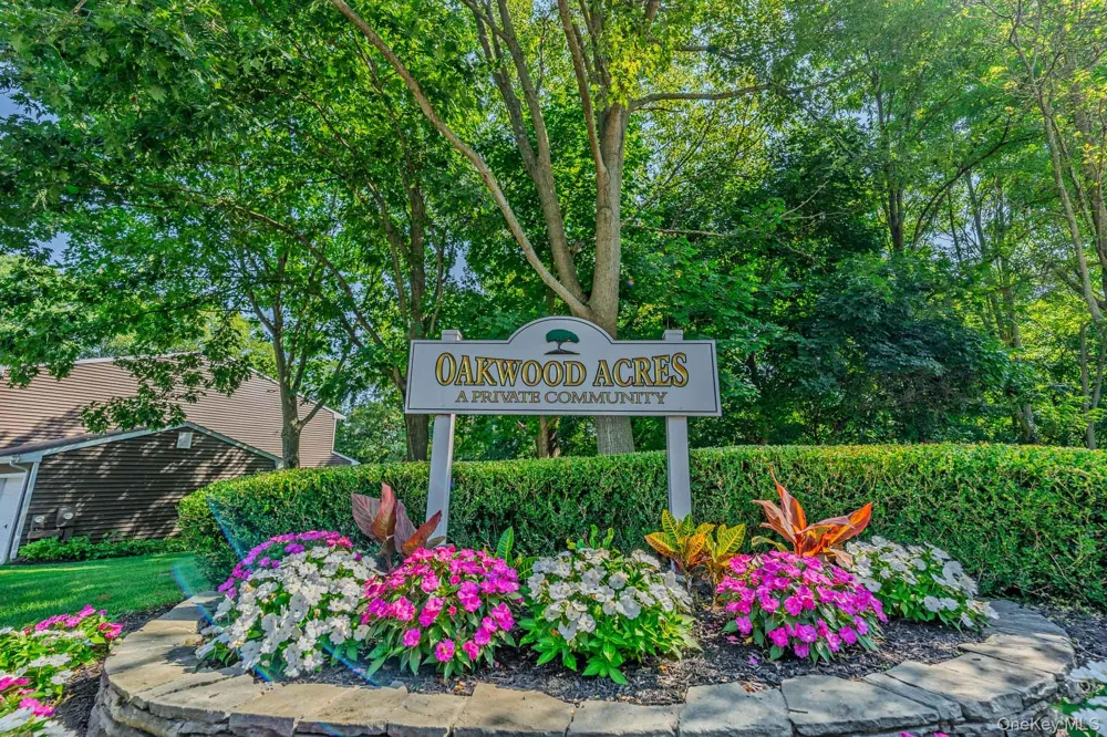 16 Pine Street Huntington, NY 11743