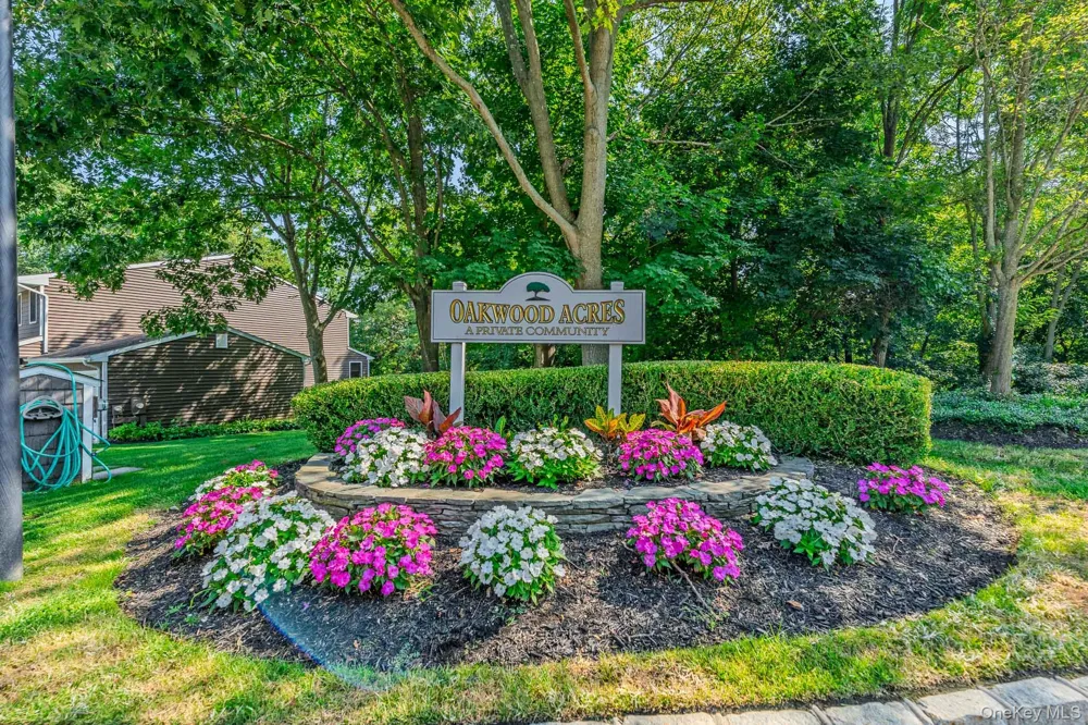 16 Pine Street Huntington, NY 11743