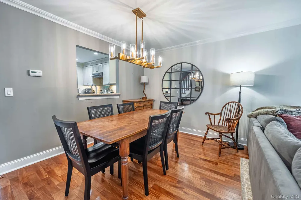 16 Pine Street Huntington, NY 11743