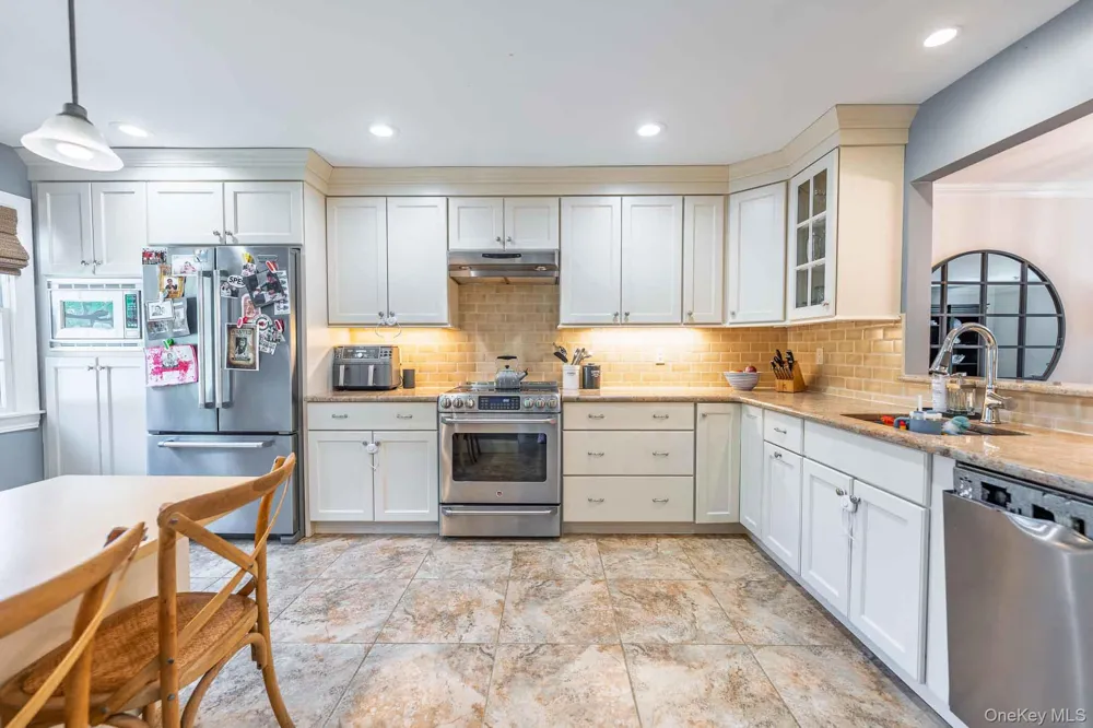16 Pine Street Huntington, NY 11743