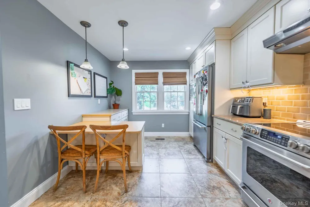 16 Pine Street Huntington, NY 11743