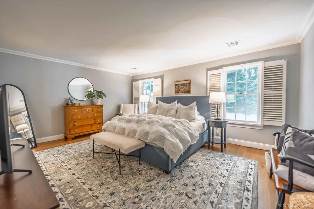 16 Pine Street Huntington, NY 11743