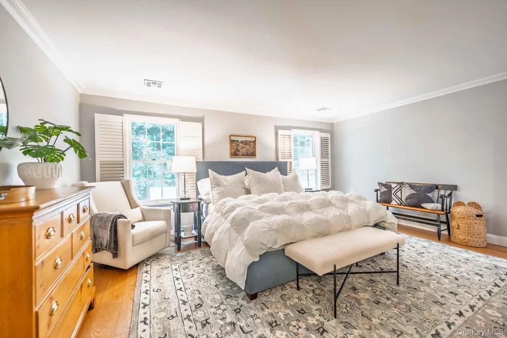 16 Pine Street Huntington, NY 11743