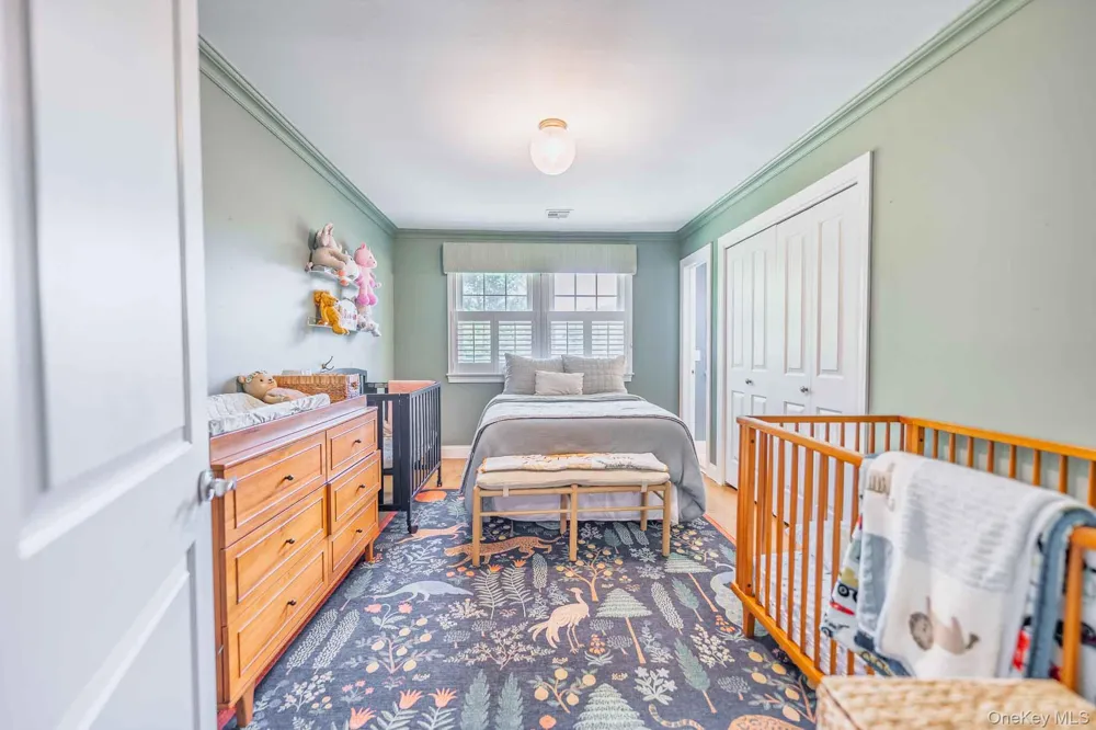 16 Pine Street Huntington, NY 11743
