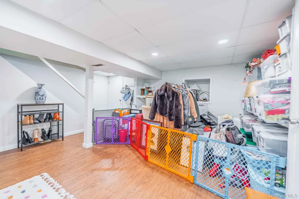 16 Pine Street Huntington, NY 11743