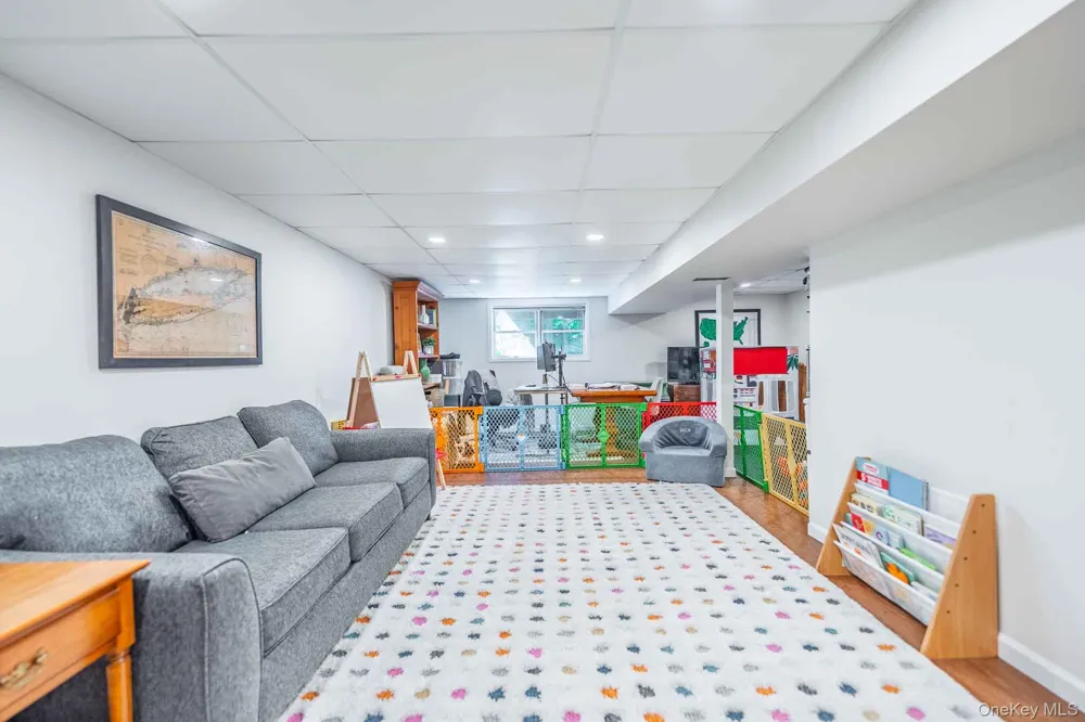 16 Pine Street Huntington, NY 11743