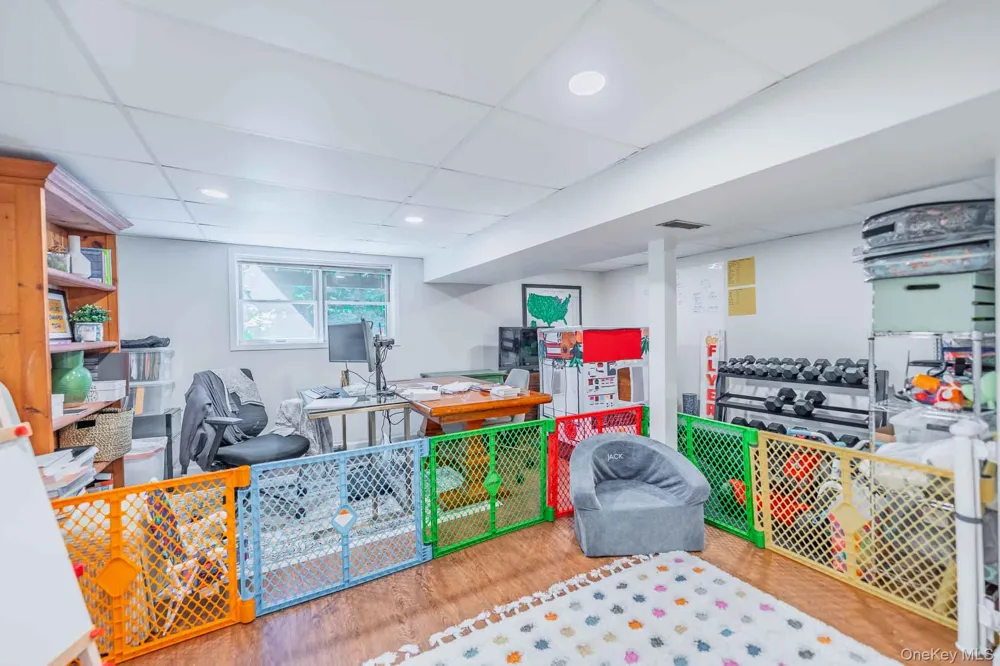 16 Pine Street Huntington, NY 11743