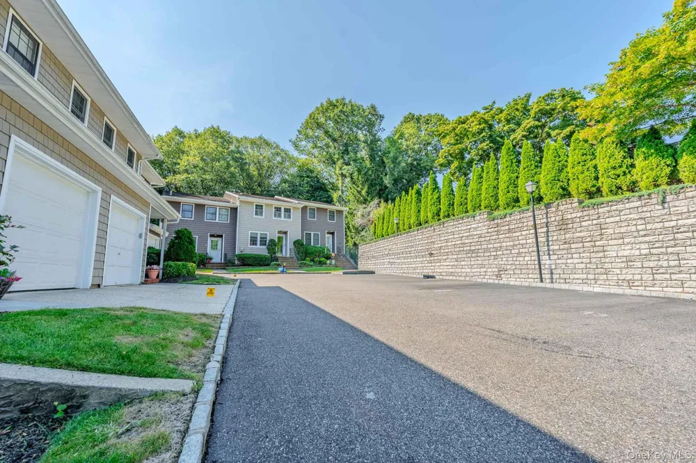 16 Pine Street Huntington, NY 11743