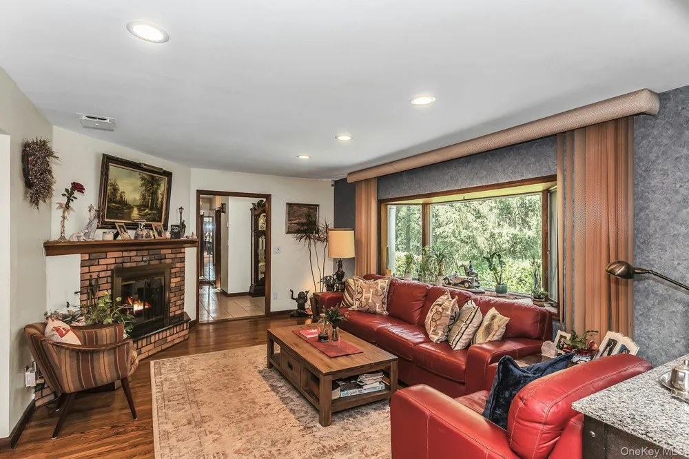 188 Daly Road East Northport, NY 11731
