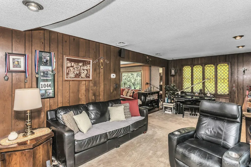188 Daly Road East Northport, NY 11731